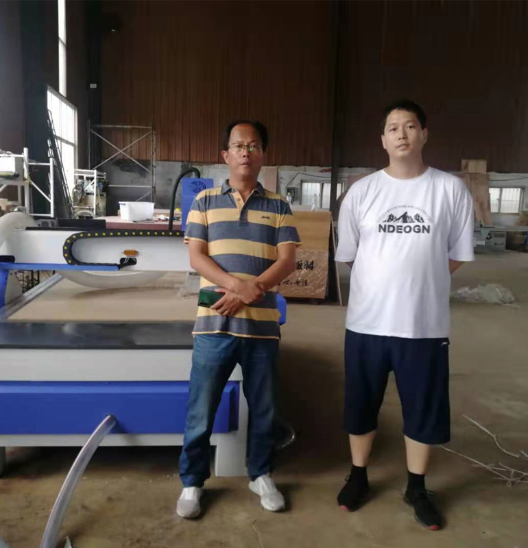 山東青島1325木工雕刻機(圖1) 山東青島1325木工雕刻機(圖1)