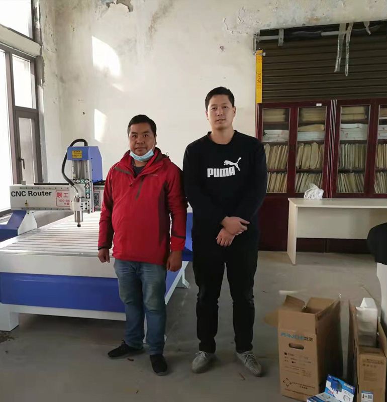 湖北荊州1325木工雕刻機(jī)(圖1) 湖北荊州1325木工雕刻機(jī)(圖1)