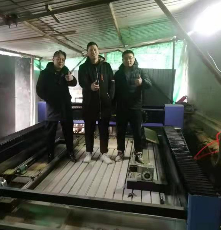 河北保定1830重型石材雕刻機(帶旋轉軸)(圖1) 河北保定1830重型石材雕刻機(帶旋轉軸)(圖1)