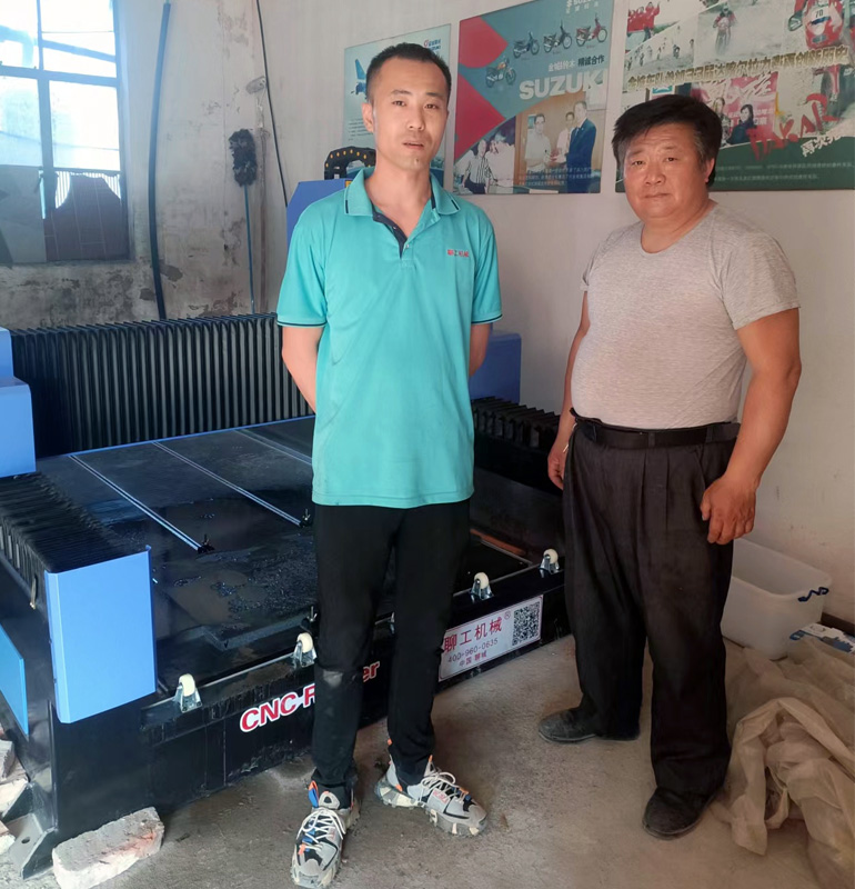 廣西1325重型石材雕刻機(jī)(圖1) 廣西1325重型石材雕刻機(jī)(圖1)