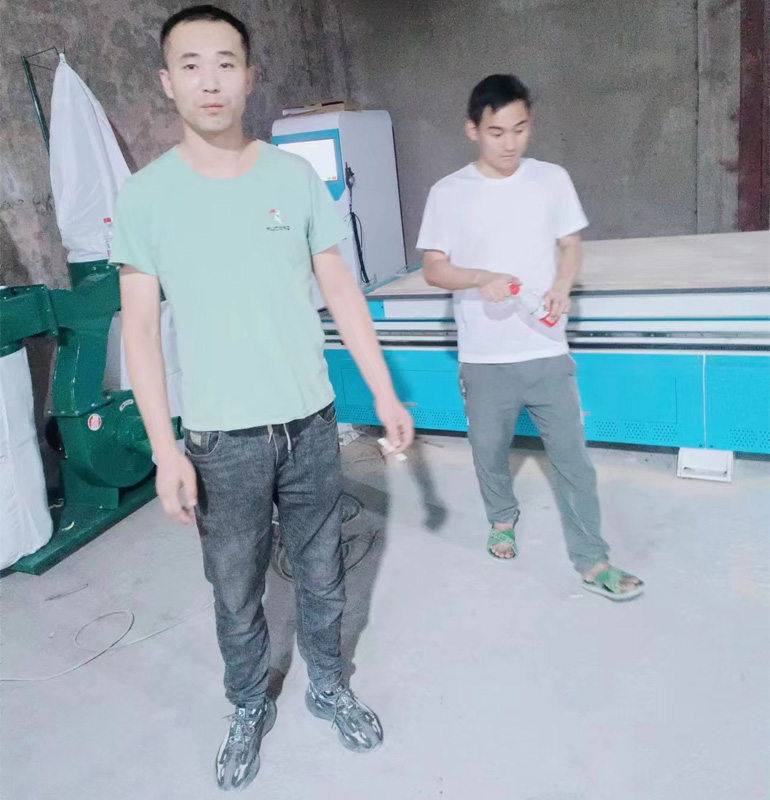 河南4658四工序數控開料機(圖1) 河南4658四工序數控開料機(圖1)