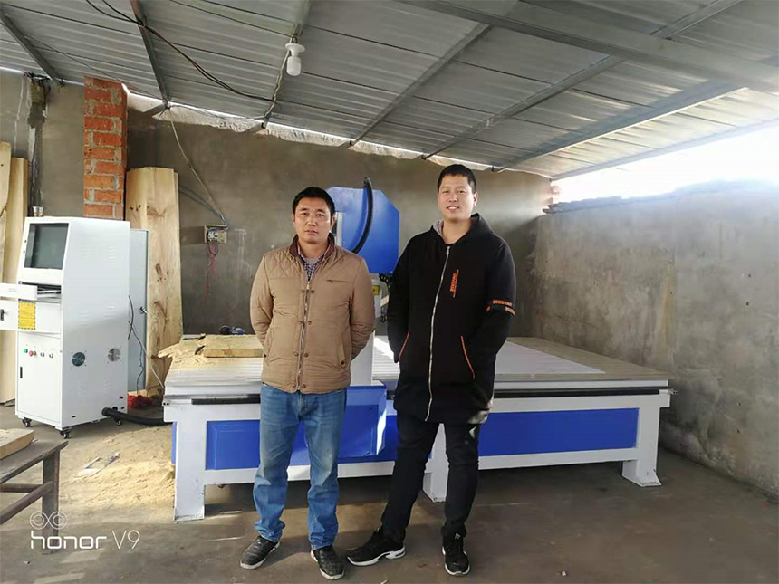 陜西漢中1825木工雕刻機(jī)(圖1) 陜西漢中1825木工雕刻機(jī)(圖1)