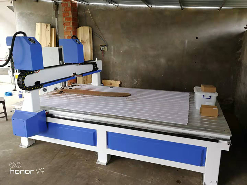 陜西漢中1825木工雕刻機(jī)(圖7) 陜西漢中1825木工雕刻機(jī)(圖7)