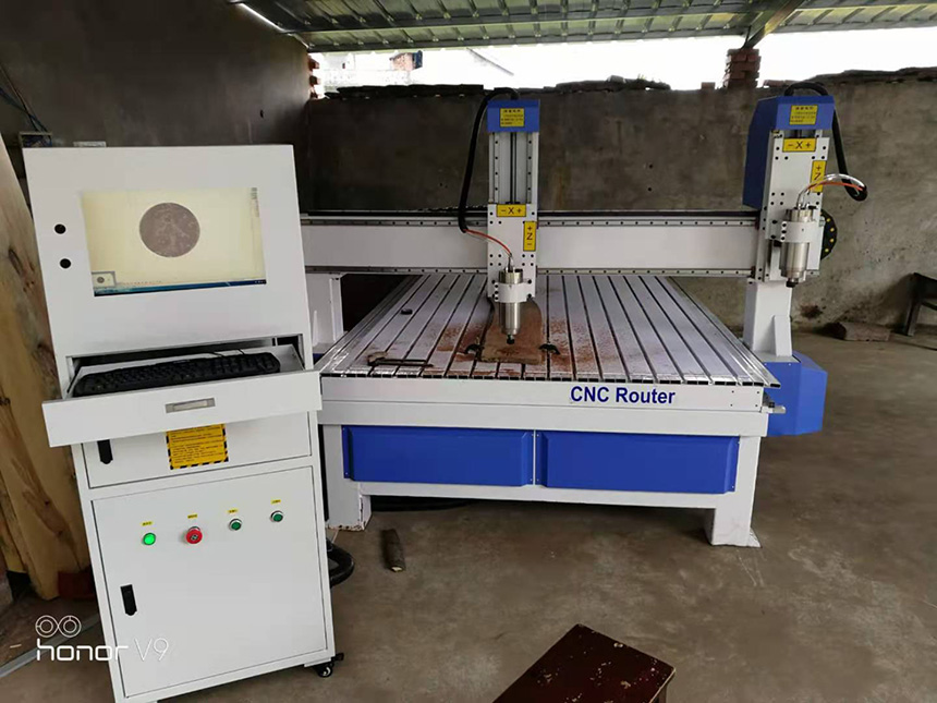 陜西漢中1825木工雕刻機(jī)(圖8) 陜西漢中1825木工雕刻機(jī)(圖8)