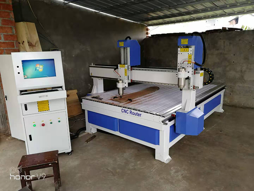 陜西漢中1825木工雕刻機(jī)(圖9) 陜西漢中1825木工雕刻機(jī)(圖9)