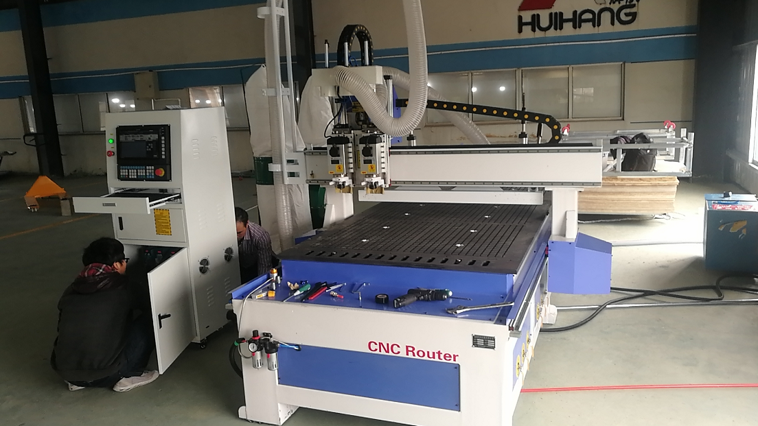 南京1325雙工序開料機(圖2) 南京1325雙工序開料機(圖2)