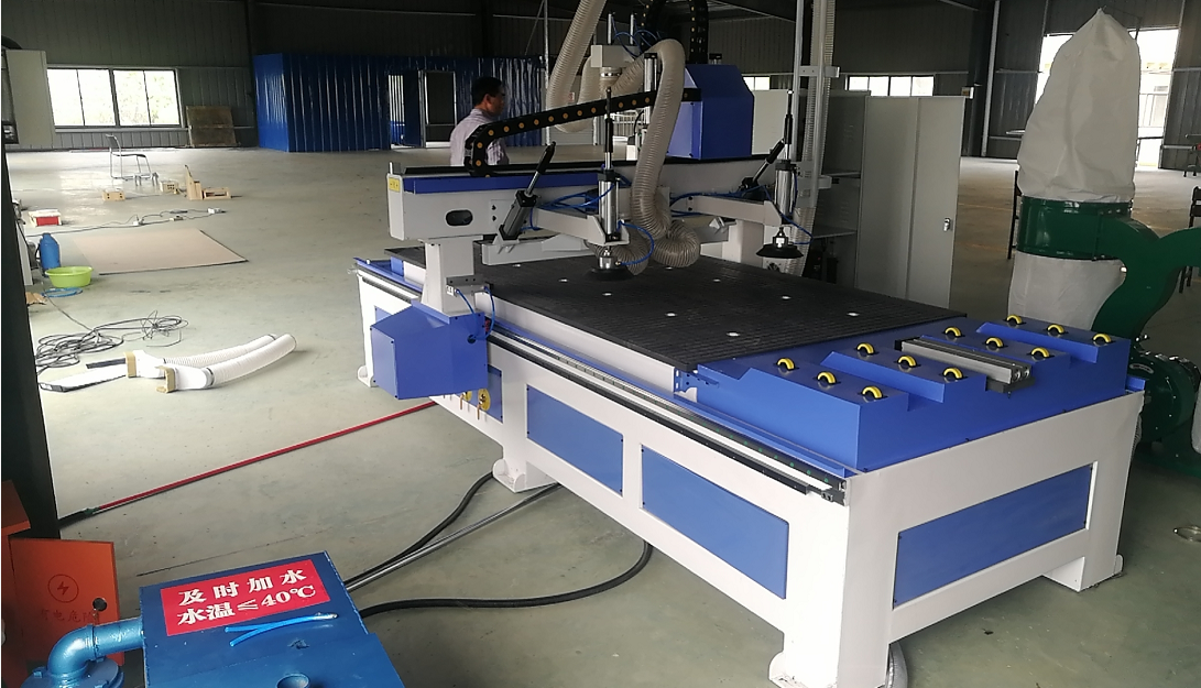 南京1325雙工序開料機(圖3) 南京1325雙工序開料機(圖3)